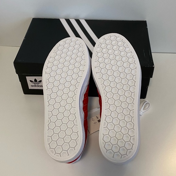 Adidas red skate / casual shoe - Picture 6 of 7